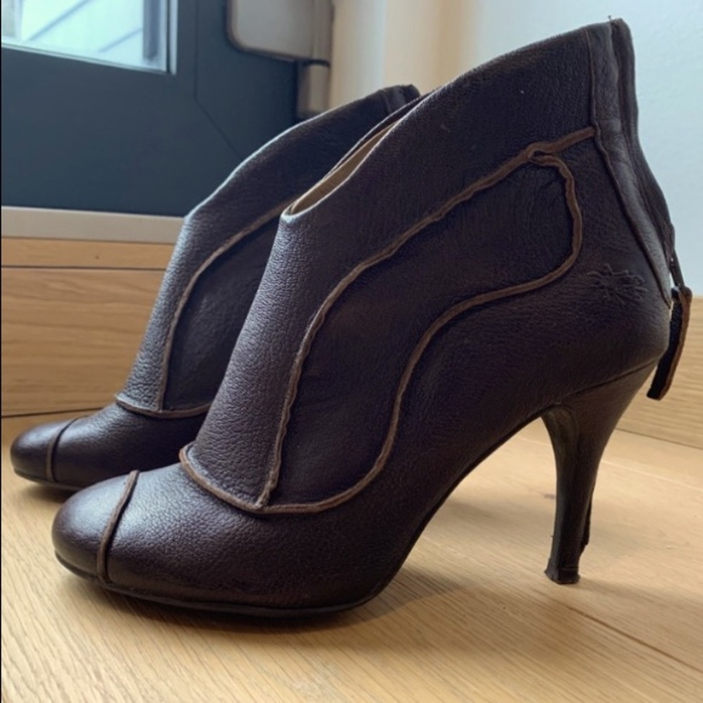 Like new. Fly London Girl. Ankle boots. 3.5” heel. Brown. Size 38 (7.5)